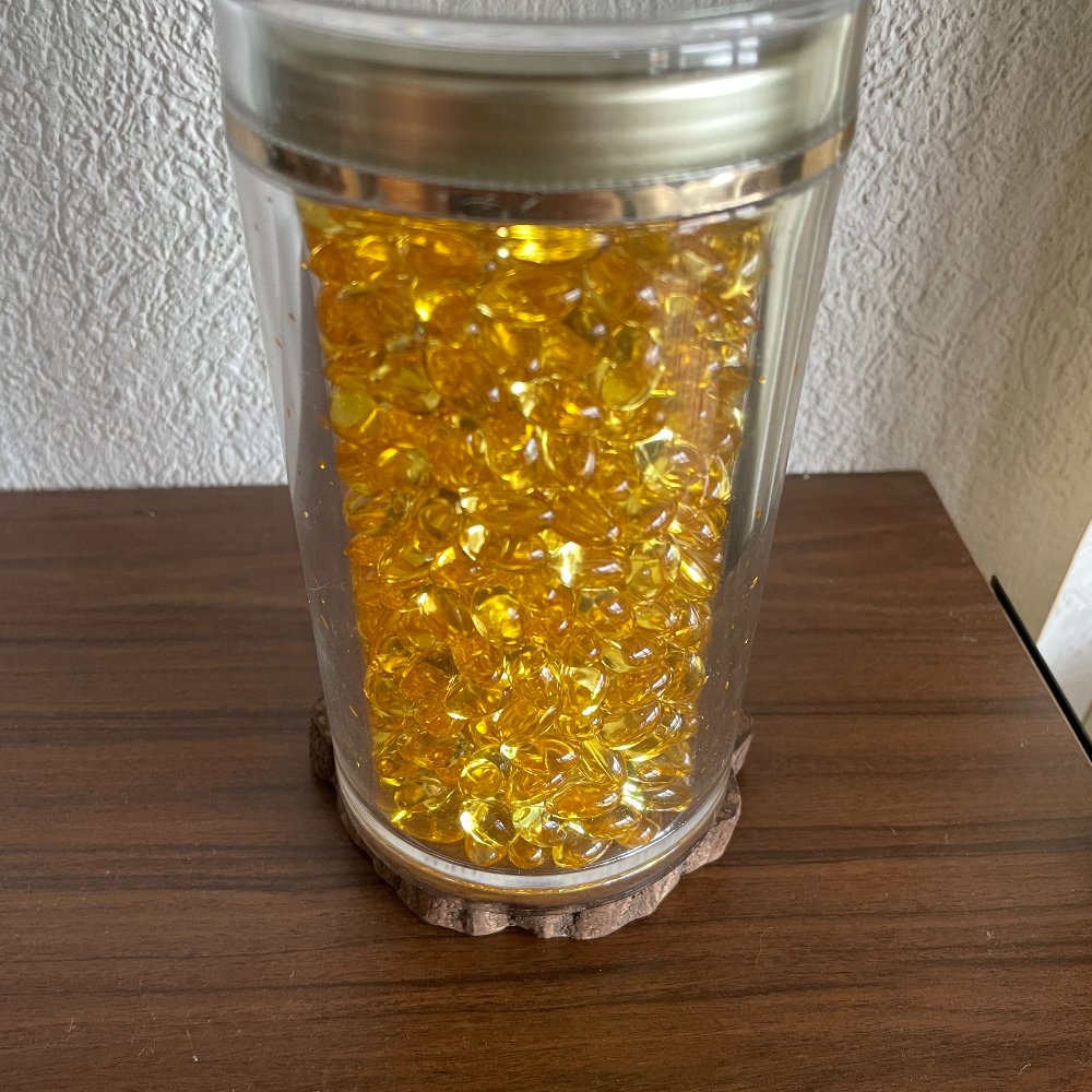 Golden reishi spore-oil softgels